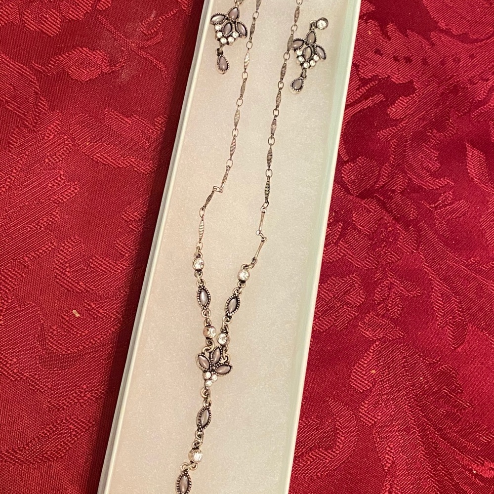 Beautiful Silver Earring and Necklace Gift Set